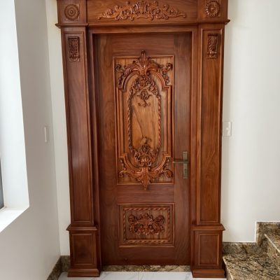 Cửa gỗ tự nhiên